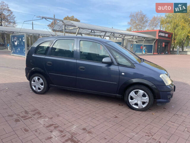 Серый Опель Мерива, объемом двигателя 1.36 л и пробегом 196 тыс. км за 2899 $, фото 1 на Automoto.ua