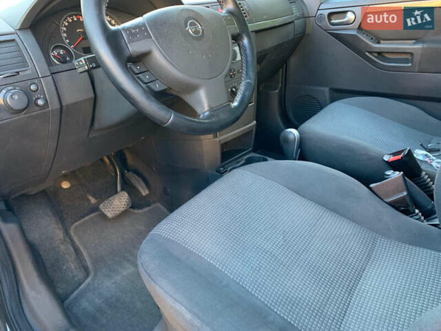Серый Опель Мерива, объемом двигателя 1.6 л и пробегом 270 тыс. км за 4999 $, фото 26 на Automoto.ua