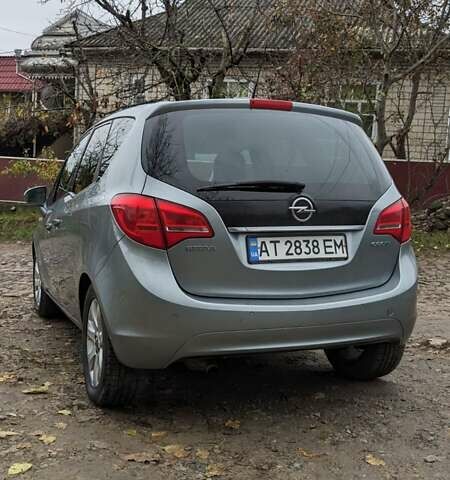 Серый Опель Мерива, объемом двигателя 1.3 л и пробегом 220 тыс. км за 5500 $, фото 12 на Automoto.ua