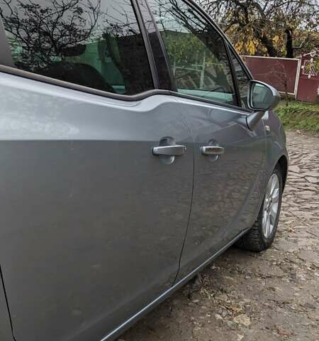 Серый Опель Мерива, объемом двигателя 1.3 л и пробегом 220 тыс. км за 5500 $, фото 15 на Automoto.ua