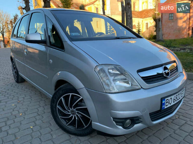 Серый Опель Мерива, объемом двигателя 1.6 л и пробегом 270 тыс. км за 4999 $, фото 2 на Automoto.ua