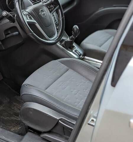 Серый Опель Мерива, объемом двигателя 1.3 л и пробегом 220 тыс. км за 5500 $, фото 27 на Automoto.ua