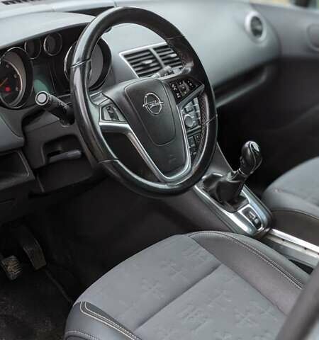 Серый Опель Мерива, объемом двигателя 1.3 л и пробегом 220 тыс. км за 5500 $, фото 26 на Automoto.ua