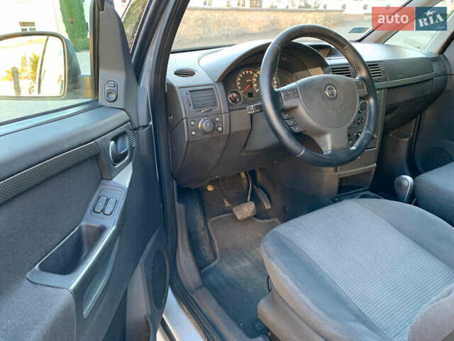 Серый Опель Мерива, объемом двигателя 1.6 л и пробегом 270 тыс. км за 4999 $, фото 22 на Automoto.ua
