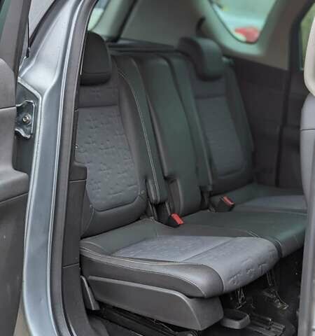 Серый Опель Мерива, объемом двигателя 1.3 л и пробегом 220 тыс. км за 5500 $, фото 20 на Automoto.ua