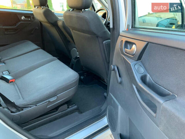 Серый Опель Мерива, объемом двигателя 1.6 л и пробегом 270 тыс. км за 4999 $, фото 40 на Automoto.ua