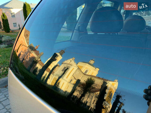Серый Опель Мерива, объемом двигателя 1.6 л и пробегом 270 тыс. км за 4999 $, фото 18 на Automoto.ua