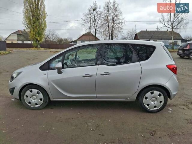 Серый Опель Мерива, объемом двигателя 1.69 л и пробегом 227 тыс. км за 7777 $, фото 7 на Automoto.ua