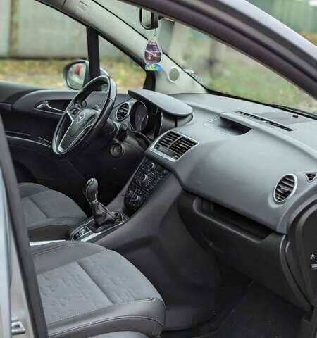 Серый Опель Мерива, объемом двигателя 1.3 л и пробегом 220 тыс. км за 5500 $, фото 18 на Automoto.ua