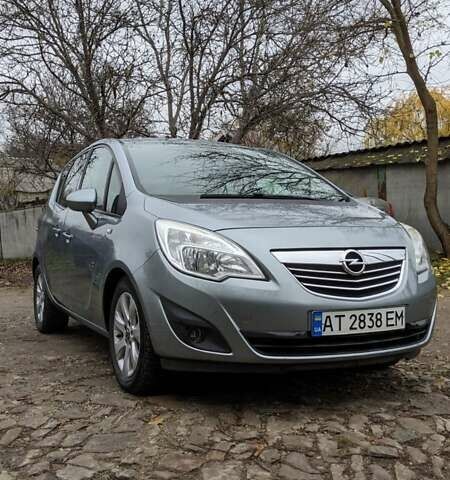 Серый Опель Мерива, объемом двигателя 1.3 л и пробегом 220 тыс. км за 5500 $, фото 17 на Automoto.ua