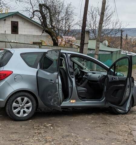 Серый Опель Мерива, объемом двигателя 1.3 л и пробегом 220 тыс. км за 5500 $, фото 22 на Automoto.ua