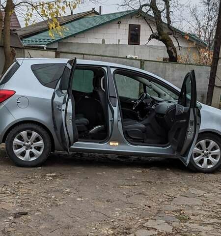 Серый Опель Мерива, объемом двигателя 1.3 л и пробегом 220 тыс. км за 5500 $, фото 21 на Automoto.ua