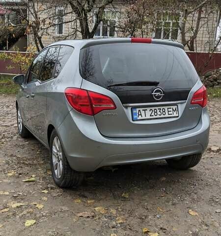 Серый Опель Мерива, объемом двигателя 1.3 л и пробегом 220 тыс. км за 5500 $, фото 11 на Automoto.ua