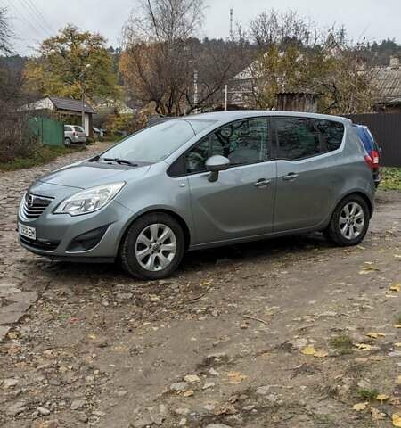 Серый Опель Мерива, объемом двигателя 1.3 л и пробегом 220 тыс. км за 5500 $, фото 9 на Automoto.ua