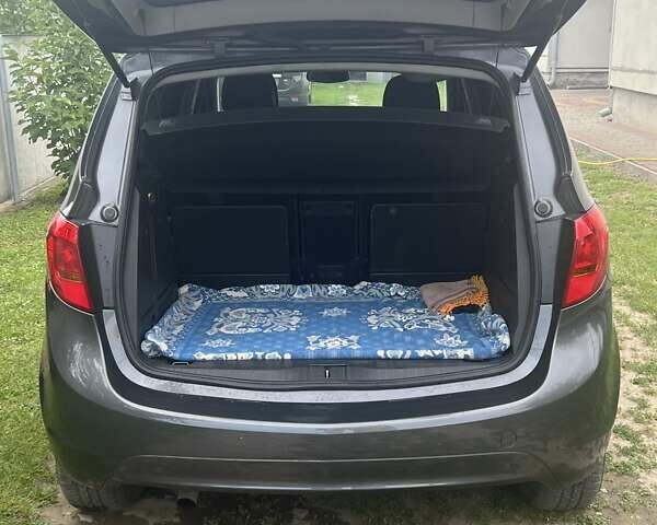 Серый Опель Мерива, объемом двигателя 1.25 л и пробегом 258 тыс. км за 5500 $, фото 6 на Automoto.ua