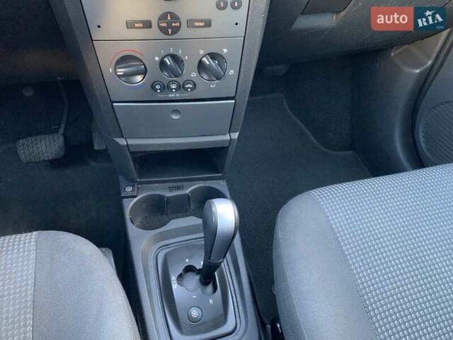 Сірий Опель Меріва, об'ємом двигуна 1.6 л та пробігом 270 тис. км за 5100 $, фото 29 на Automoto.ua