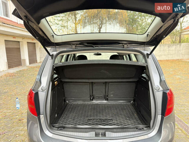 Серый Опель Мерива, объемом двигателя 1.36 л и пробегом 244 тыс. км за 5900 $, фото 11 на Automoto.ua