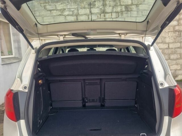 Серый Опель Мерива, объемом двигателя 1.4 л и пробегом 204 тыс. км за 6500 $, фото 4 на Automoto.ua