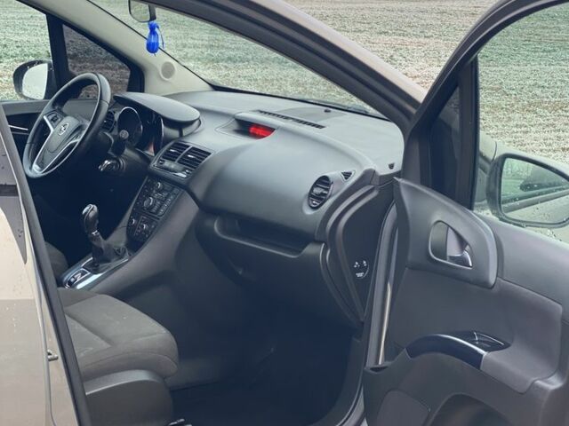 Сірий Опель Меріва, об'ємом двигуна 1.4 л та пробігом 220 тис. км за 4900 $, фото 6 на Automoto.ua