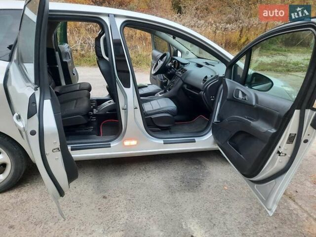 Серый Опель Мерива, объемом двигателя 1.69 л и пробегом 198 тыс. км за 7200 $, фото 10 на Automoto.ua