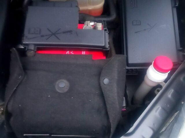 Серый Опель Мерива, объемом двигателя 1.3 л и пробегом 317 тыс. км за 7500 $, фото 11 на Automoto.ua