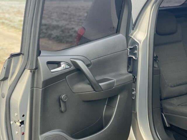 Сірий Опель Меріва, об'ємом двигуна 1.4 л та пробігом 220 тис. км за 4900 $, фото 20 на Automoto.ua