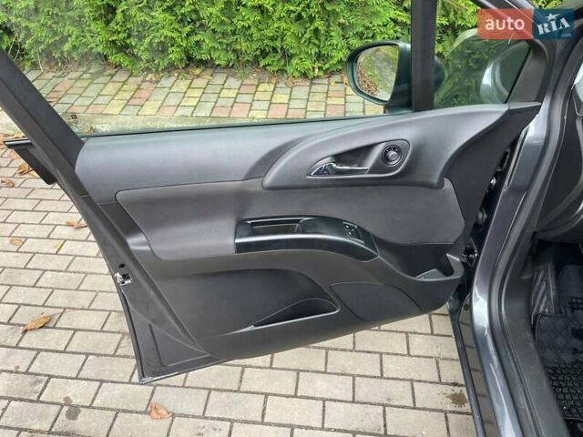 Серый Опель Мерива, объемом двигателя 1.3 л и пробегом 223 тыс. км за 6800 $, фото 11 на Automoto.ua