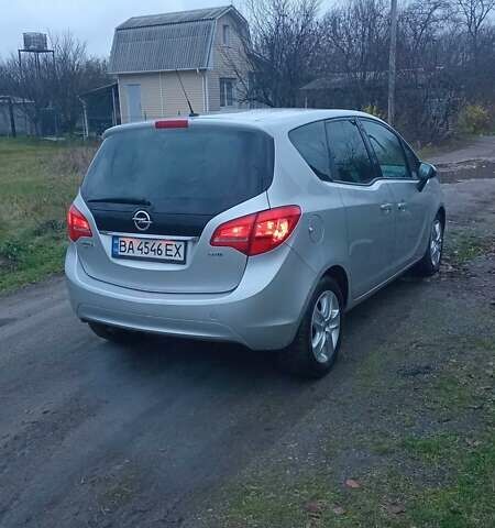 Серый Опель Мерива, объемом двигателя 1.7 л и пробегом 135 тыс. км за 7500 $, фото 9 на Automoto.ua