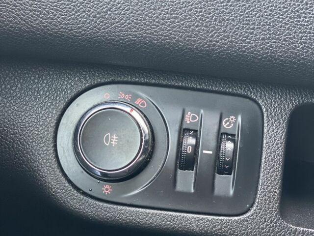 Сірий Опель Меріва, об'ємом двигуна 1.4 л та пробігом 220 тис. км за 4900 $, фото 15 на Automoto.ua