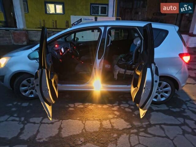 Серый Опель Мерива, объемом двигателя 1.69 л и пробегом 192 тыс. км за 7999 $, фото 11 на Automoto.ua