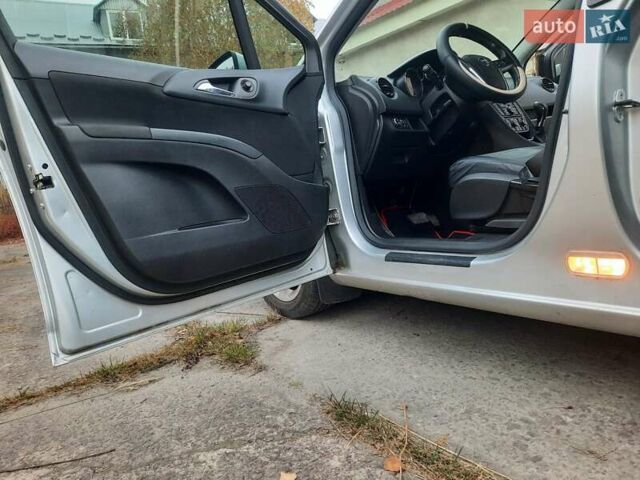 Серый Опель Мерива, объемом двигателя 1.69 л и пробегом 198 тыс. км за 7200 $, фото 9 на Automoto.ua