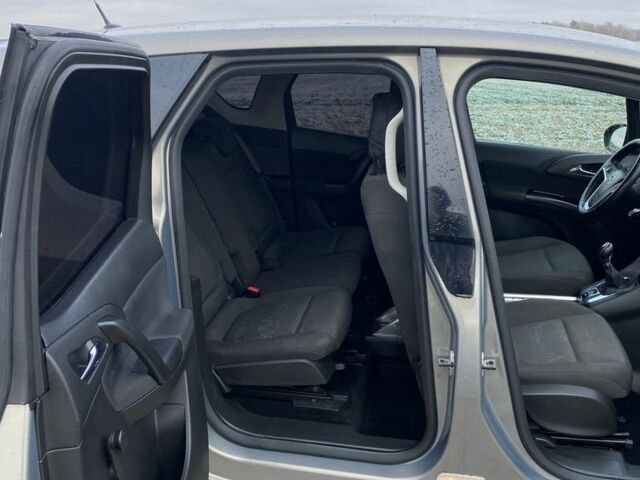 Сірий Опель Меріва, об'ємом двигуна 1.4 л та пробігом 220 тис. км за 4900 $, фото 7 на Automoto.ua