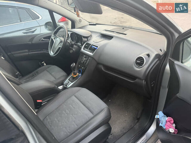 Серый Опель Мерива, объемом двигателя 1.69 л и пробегом 272 тыс. км за 6500 $, фото 7 на Automoto.ua