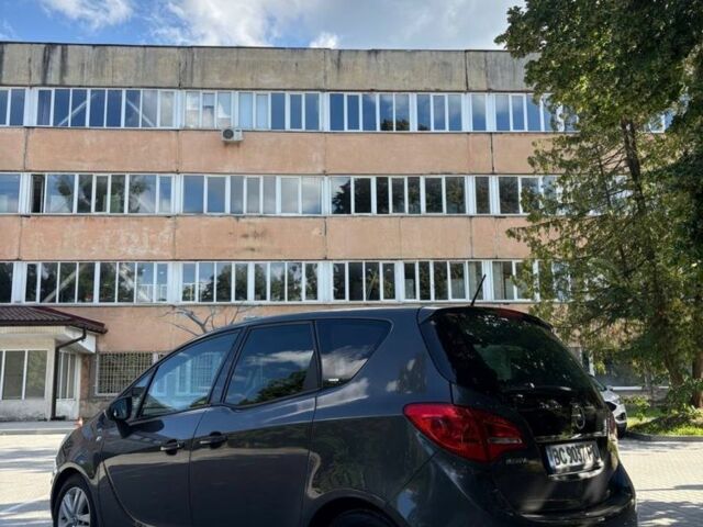Сірий Опель Меріва, об'ємом двигуна 1.7 л та пробігом 162 тис. км за 8000 $, фото 15 на Automoto.ua