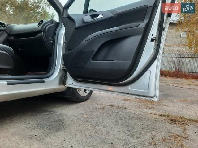 Серый Опель Мерива, объемом двигателя 1.69 л и пробегом 198 тыс. км за 7200 $, фото 11 на Automoto.ua