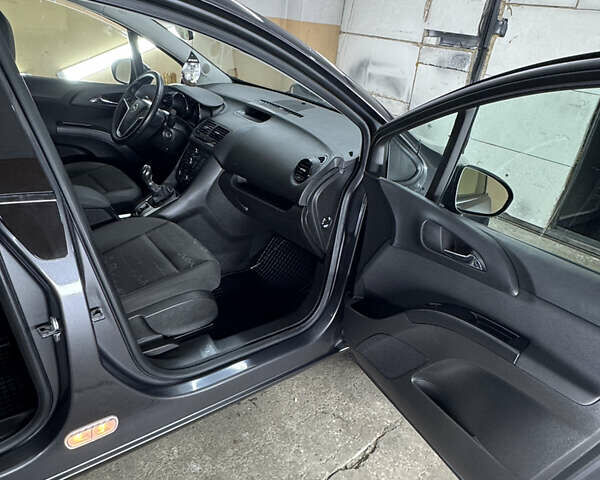 Сірий Опель Меріва, об'ємом двигуна 1.4 л та пробігом 203 тис. км за 6800 $, фото 23 на Automoto.ua