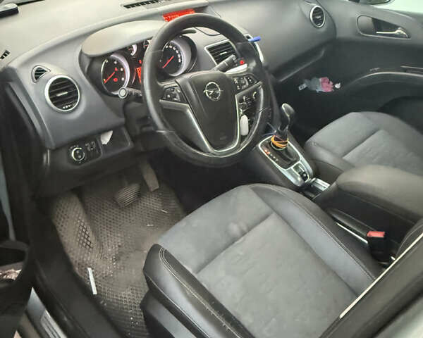 Серый Опель Мерива, объемом двигателя 1.69 л и пробегом 272 тыс. км за 6500 $, фото 6 на Automoto.ua