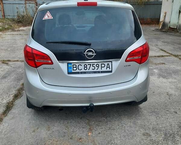 Серый Опель Мерива, объемом двигателя 1.69 л и пробегом 198 тыс. км за 7200 $, фото 3 на Automoto.ua