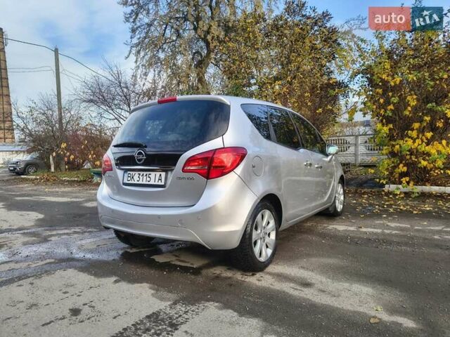 Серый Опель Мерива, объемом двигателя 1.69 л и пробегом 192 тыс. км за 7999 $, фото 4 на Automoto.ua