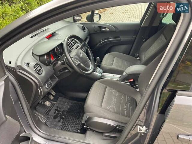 Серый Опель Мерива, объемом двигателя 1.3 л и пробегом 223 тыс. км за 6800 $, фото 12 на Automoto.ua