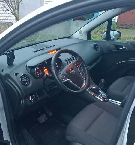 Серый Опель Мерива, объемом двигателя 1.7 л и пробегом 135 тыс. км за 7500 $, фото 6 на Automoto.ua