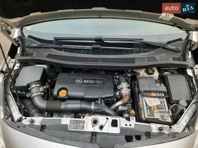 Серый Опель Мерива, объемом двигателя 1.69 л и пробегом 198 тыс. км за 7200 $, фото 16 на Automoto.ua