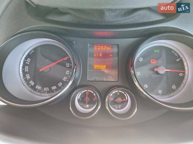 Серый Опель Мерива, объемом двигателя 1.69 л и пробегом 192 тыс. км за 7999 $, фото 16 на Automoto.ua