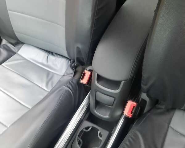 Серый Опель Мерива, объемом двигателя 1.69 л и пробегом 198 тыс. км за 7200 $, фото 8 на Automoto.ua