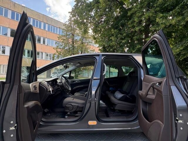 Сірий Опель Меріва, об'ємом двигуна 1.7 л та пробігом 162 тис. км за 8000 $, фото 7 на Automoto.ua