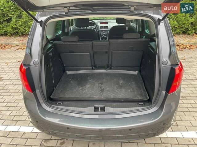 Серый Опель Мерива, объемом двигателя 1.3 л и пробегом 223 тыс. км за 6800 $, фото 32 на Automoto.ua