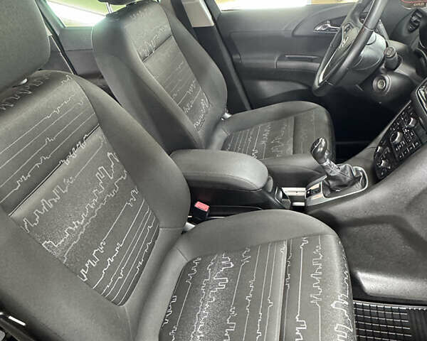 Сірий Опель Меріва, об'ємом двигуна 1.4 л та пробігом 203 тис. км за 6800 $, фото 25 на Automoto.ua