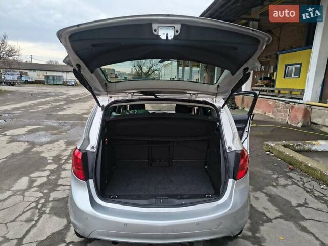 Серый Опель Мерива, объемом двигателя 1.69 л и пробегом 192 тыс. км за 7999 $, фото 10 на Automoto.ua