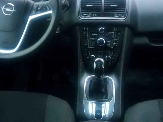 Серый Опель Мерива, объемом двигателя 1.3 л и пробегом 317 тыс. км за 7500 $, фото 3 на Automoto.ua