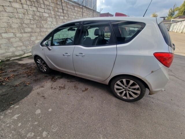 Серый Опель Мерива, объемом двигателя 1.4 л и пробегом 204 тыс. км за 5500 $, фото 5 на Automoto.ua